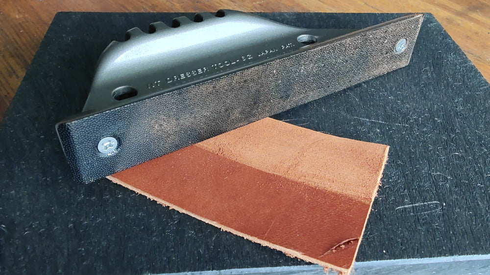 CRIMSON HIDES – a leatherstore